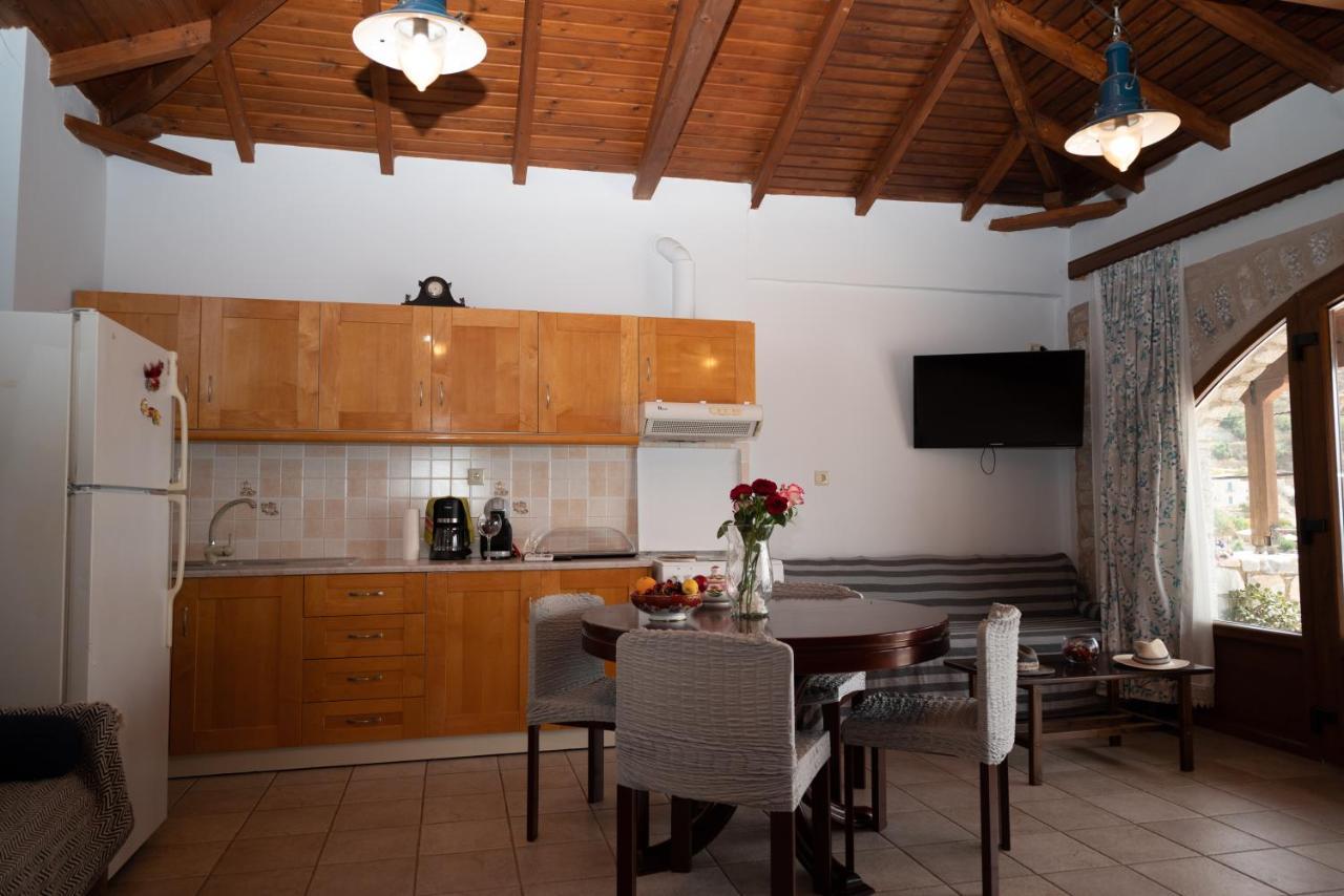 Sophia Limeni Apartments And Studios Exterior photo