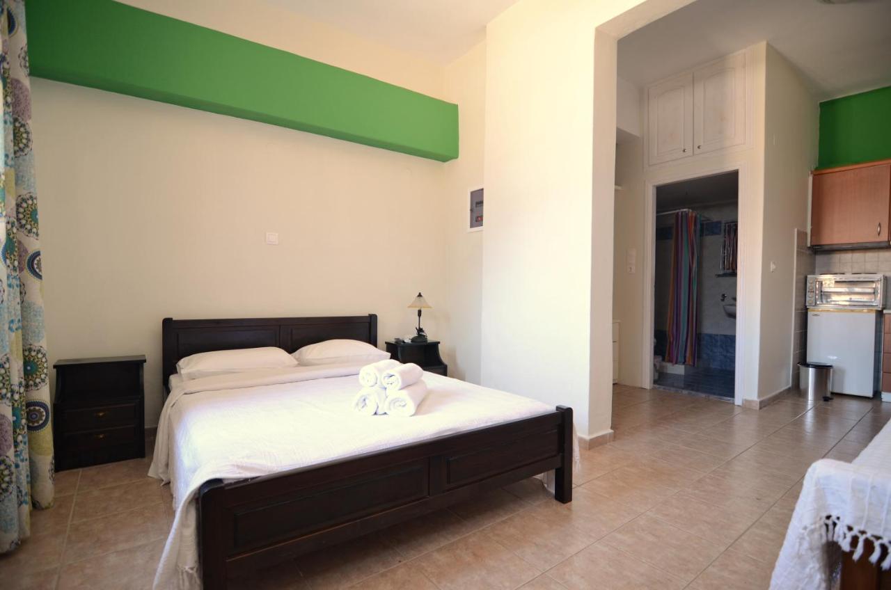 Sophia Limeni Apartments And Studios Exterior photo