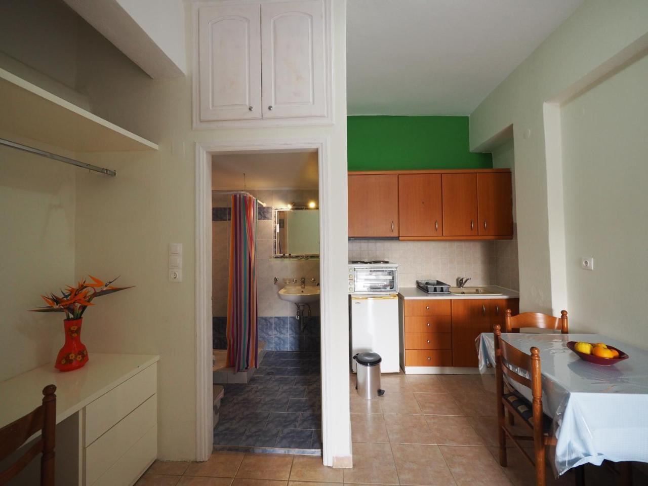 Sophia Limeni Apartments And Studios Exterior photo